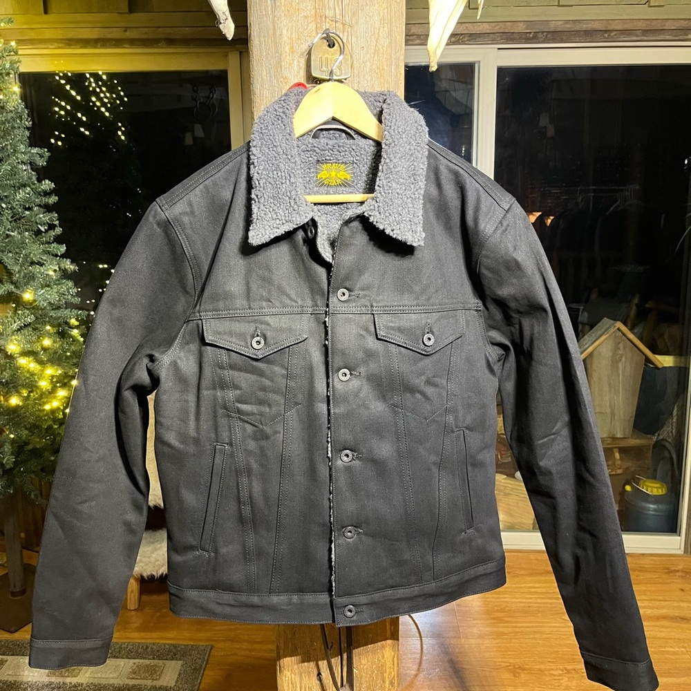 Brave Star Large USA Made Black Jacket with Gray Sherpa Collar. New never worn.